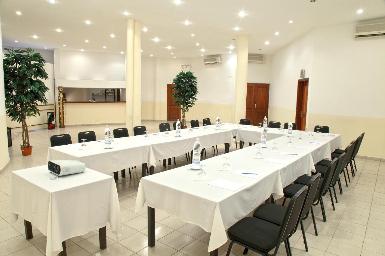 Le Wafou Hotel Abidjan Luaran gambar