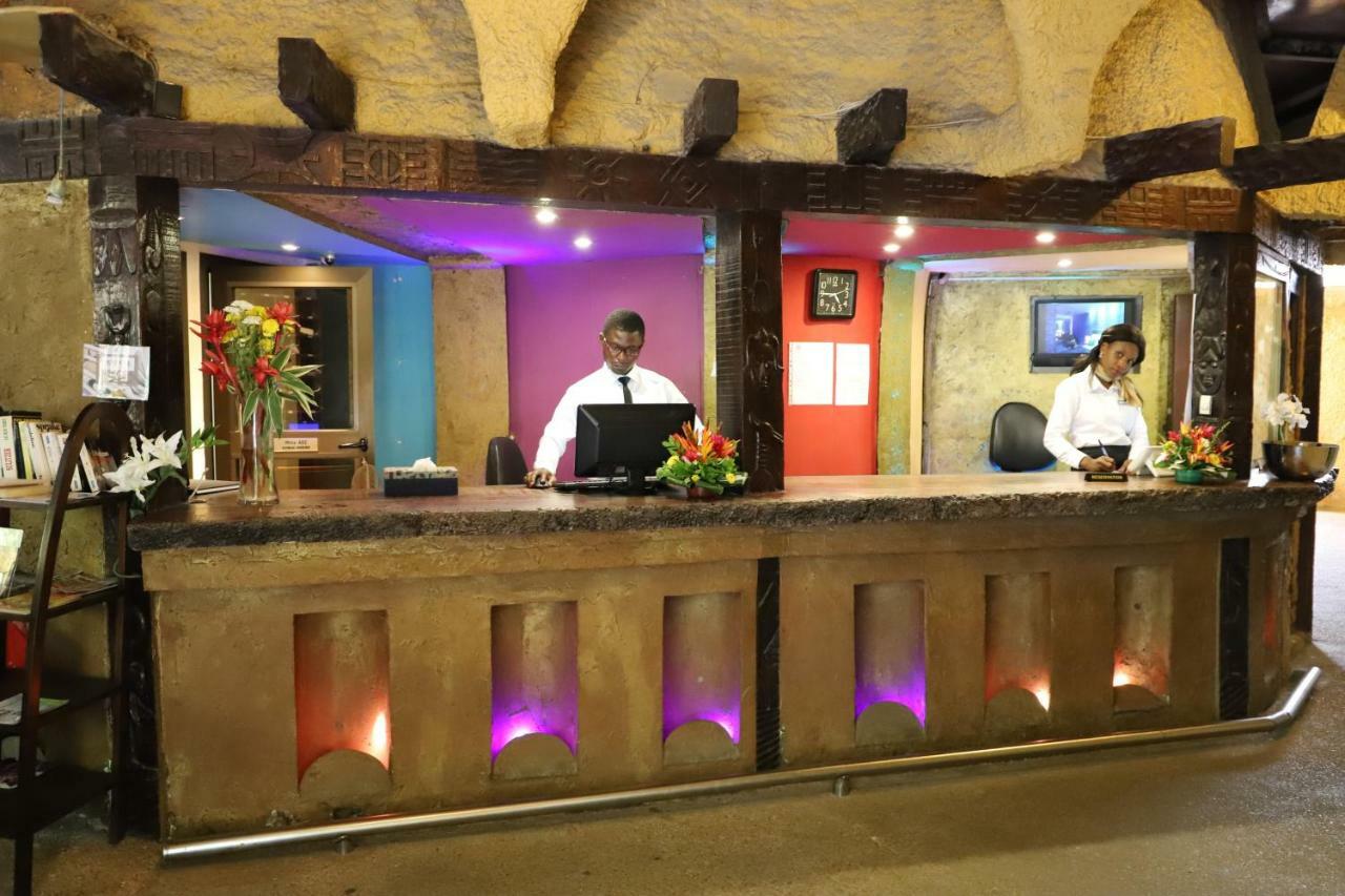 Le Wafou Hotel Abidjan Luaran gambar